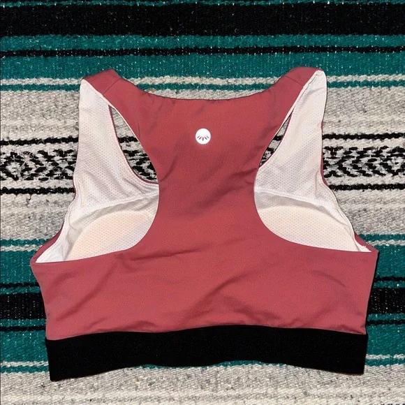 Senita Athletics *NWOT* Women's Sports Bra with Removable Pads - Picture 4 of 11